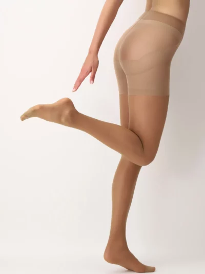model wearing shock up 40 tights in colour sun